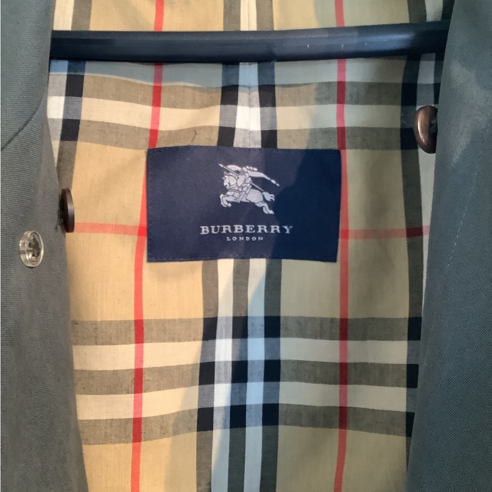 Burberry Men's Gray Trench Coat - Size Large / 44R - Picture 3 of 7